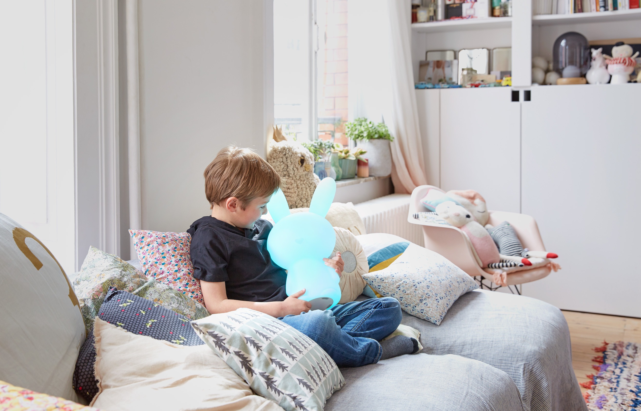 Oliver, speaker luminoso senza fili e luce notturna - Coniglio - BTLSRABBIT