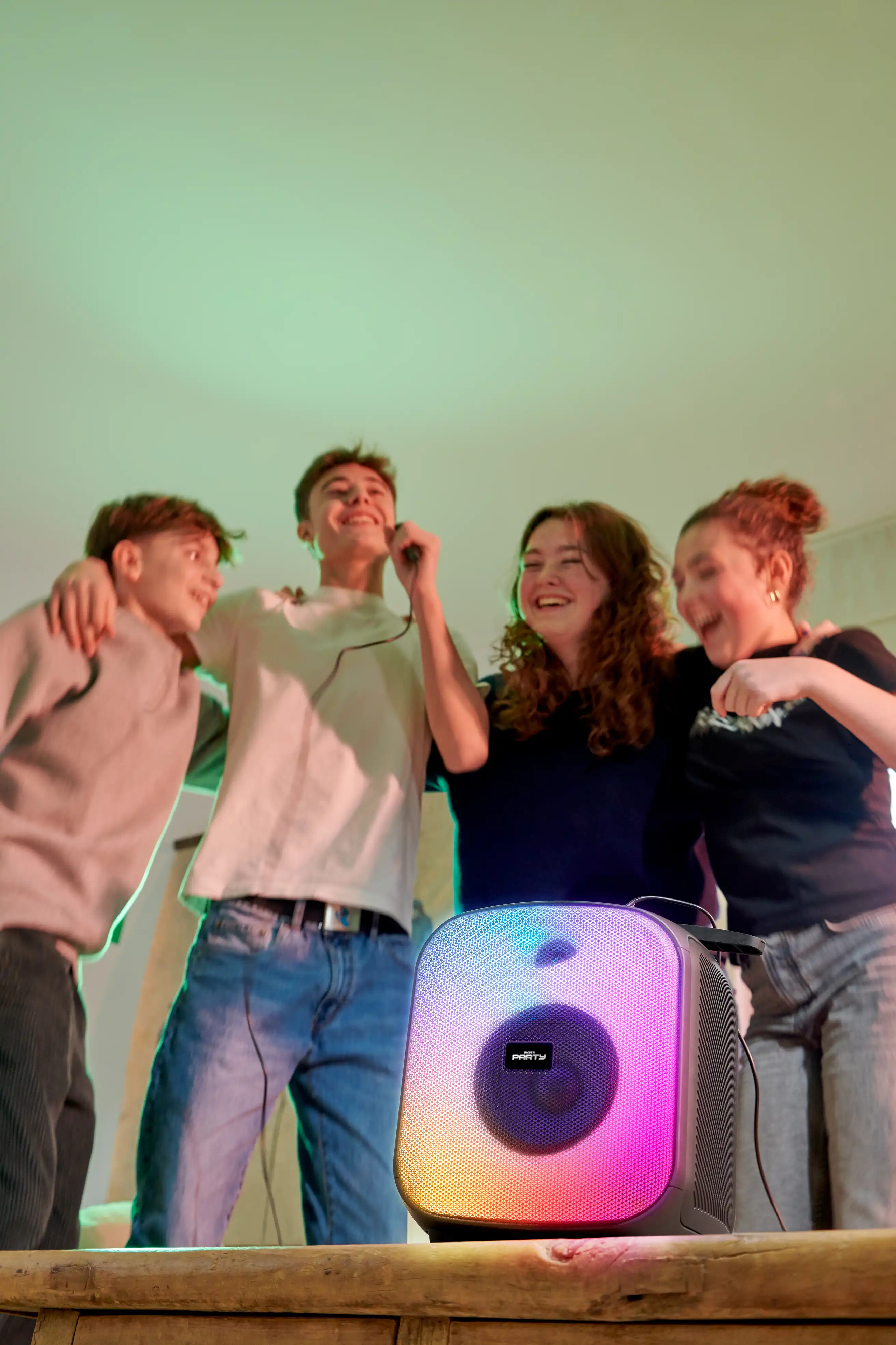 CUBE, il potente altoparlante luminoso senza fili - PARTYBTHPCUBE