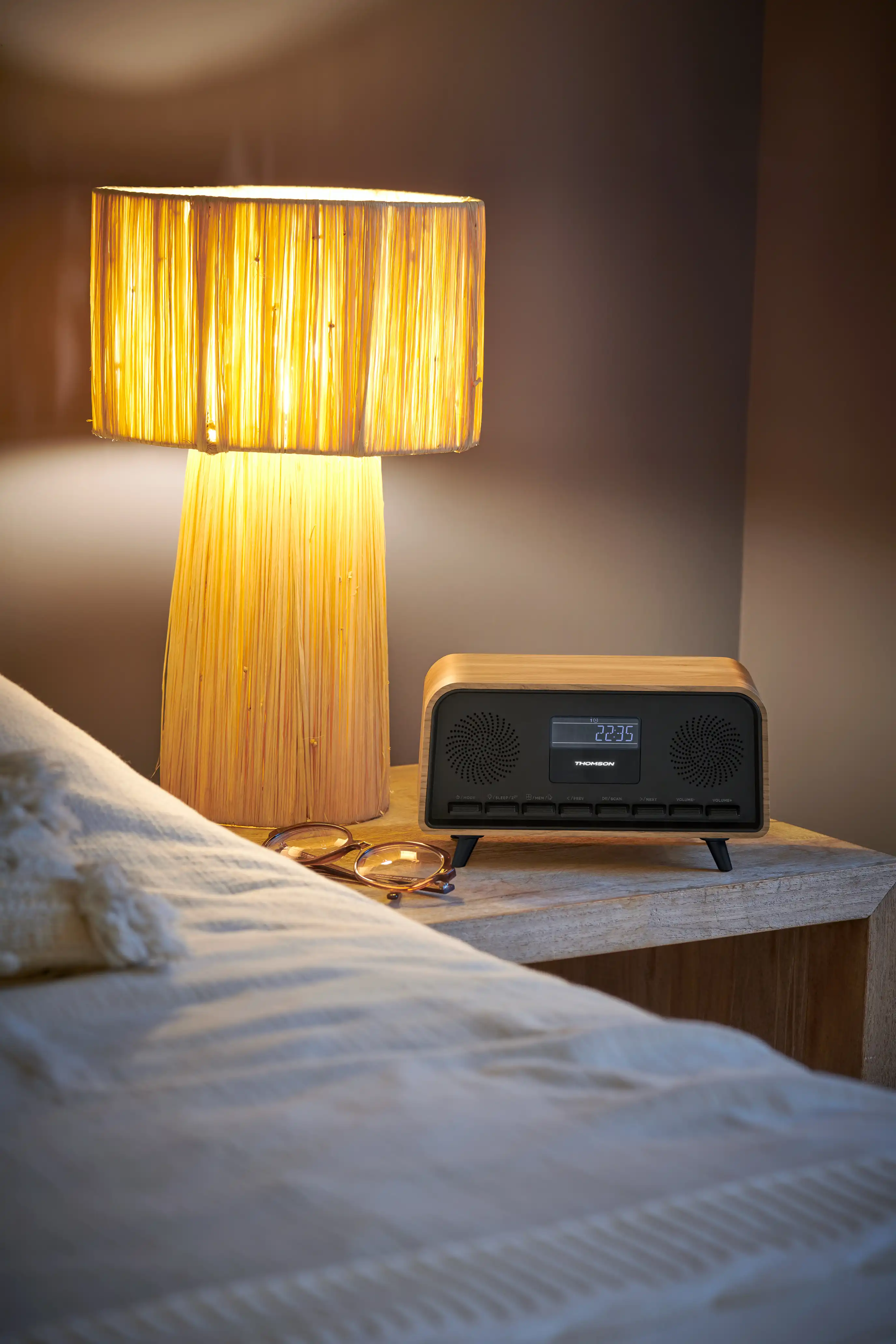 Enceinte Vintage avec réveil RT850BT THOMSON